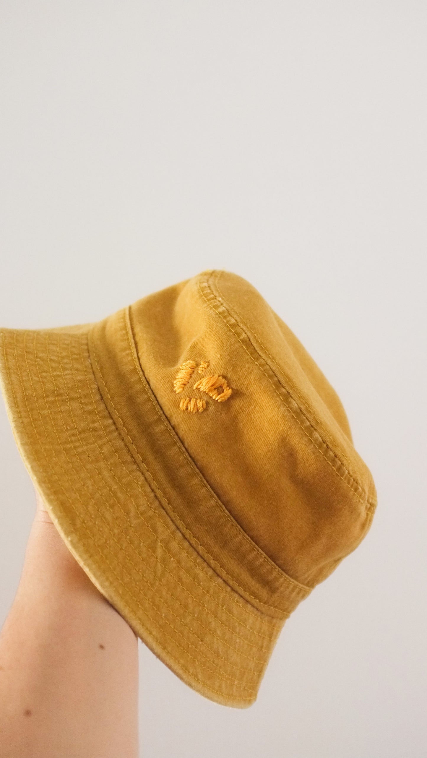 Bob jaune citron, broderie Pépins